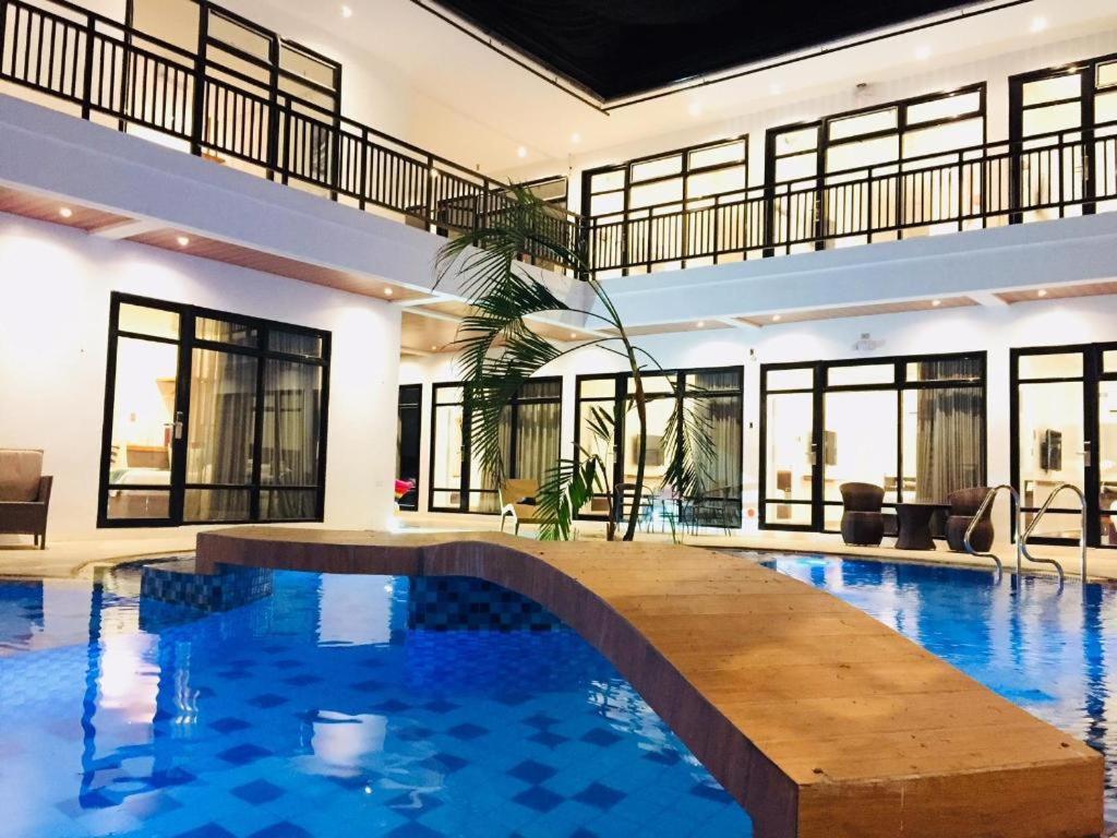 White Breeze Palawan Boutique Hotel Puerto Princesa Luaran gambar