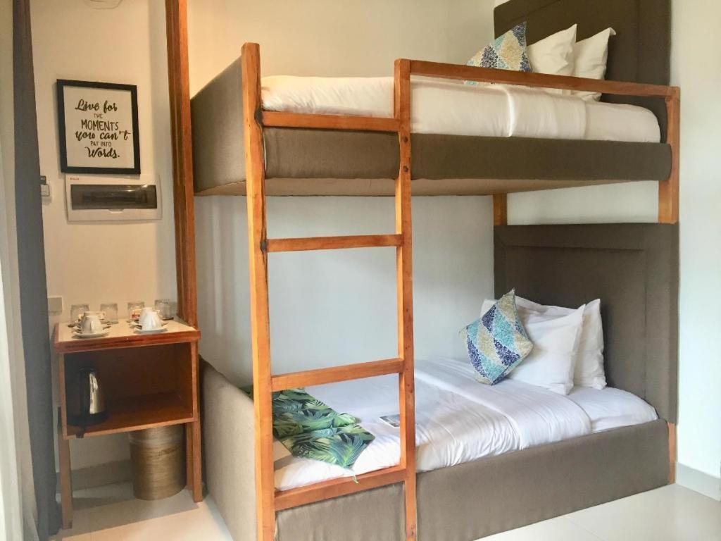White Breeze Palawan Boutique Hotel Puerto Princesa Luaran gambar