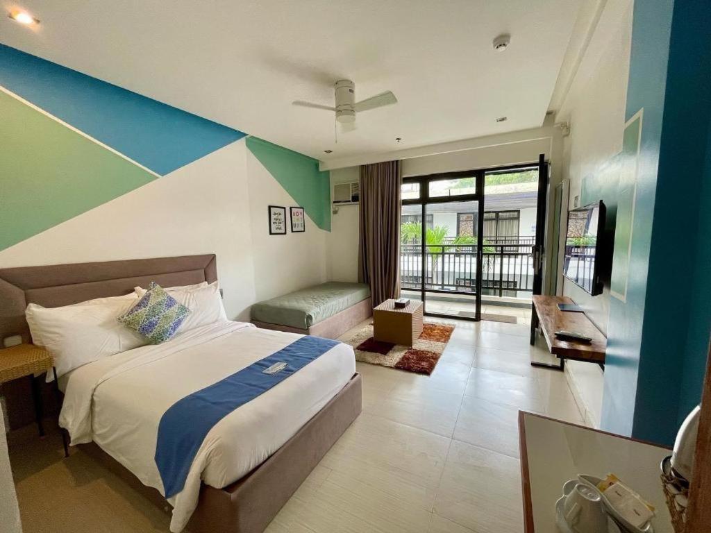 White Breeze Palawan Boutique Hotel Puerto Princesa Luaran gambar