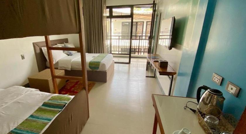 White Breeze Palawan Boutique Hotel Puerto Princesa Luaran gambar