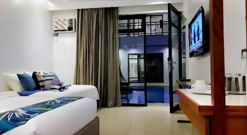 White Breeze Palawan Boutique Hotel Puerto Princesa Luaran gambar