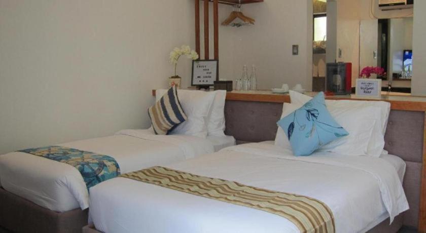 White Breeze Palawan Boutique Hotel Puerto Princesa Luaran gambar